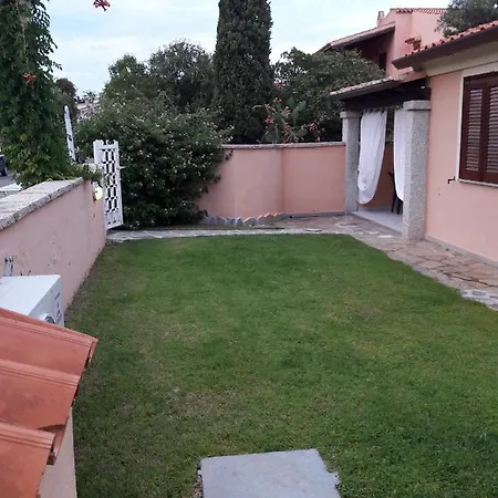 Holiday home Villetta A San Teodoro In Zona Tranquilla